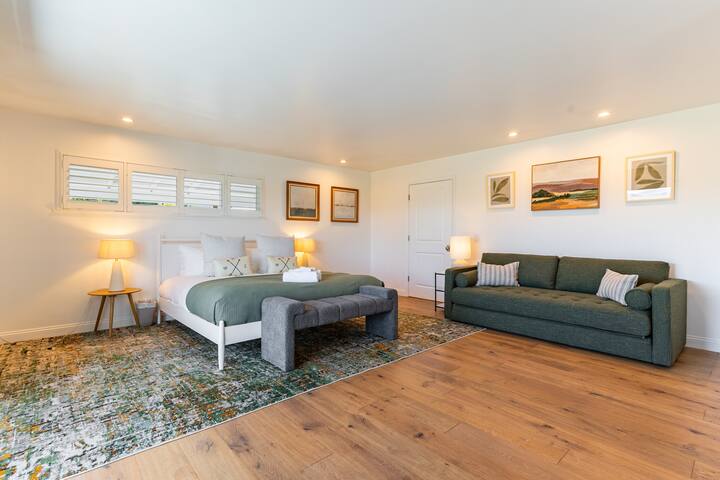 Modern Sonoma Stay w/ Deck & Views Near Wineries