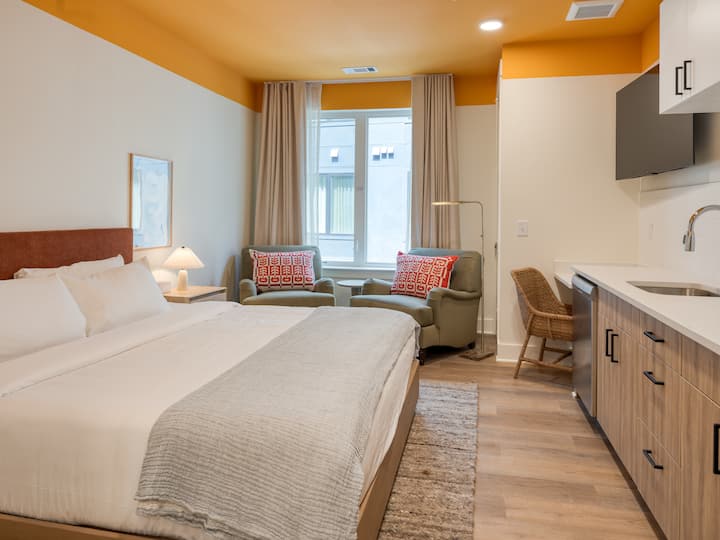 Deluxe Queen | The Gilmore Hotel By Avantstay - Nashville, TN
