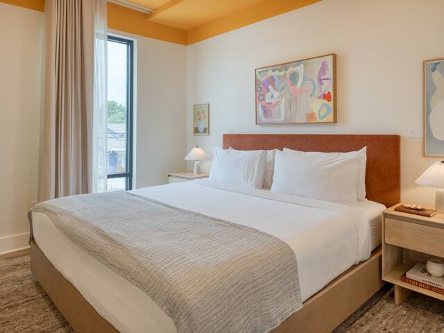 2 BDR Suite | 12 South | The Gilmore Hotel gallery image 5