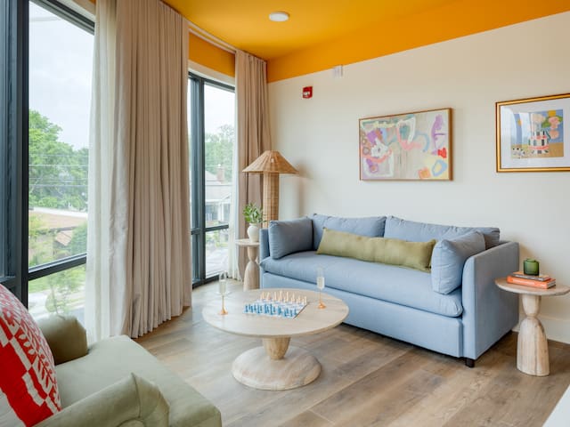 2 BDR Suite | 12 South | The Gilmore Hotel