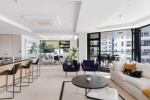 Spectacular Sunrises & Sea Views - Pool, Spa, Gym