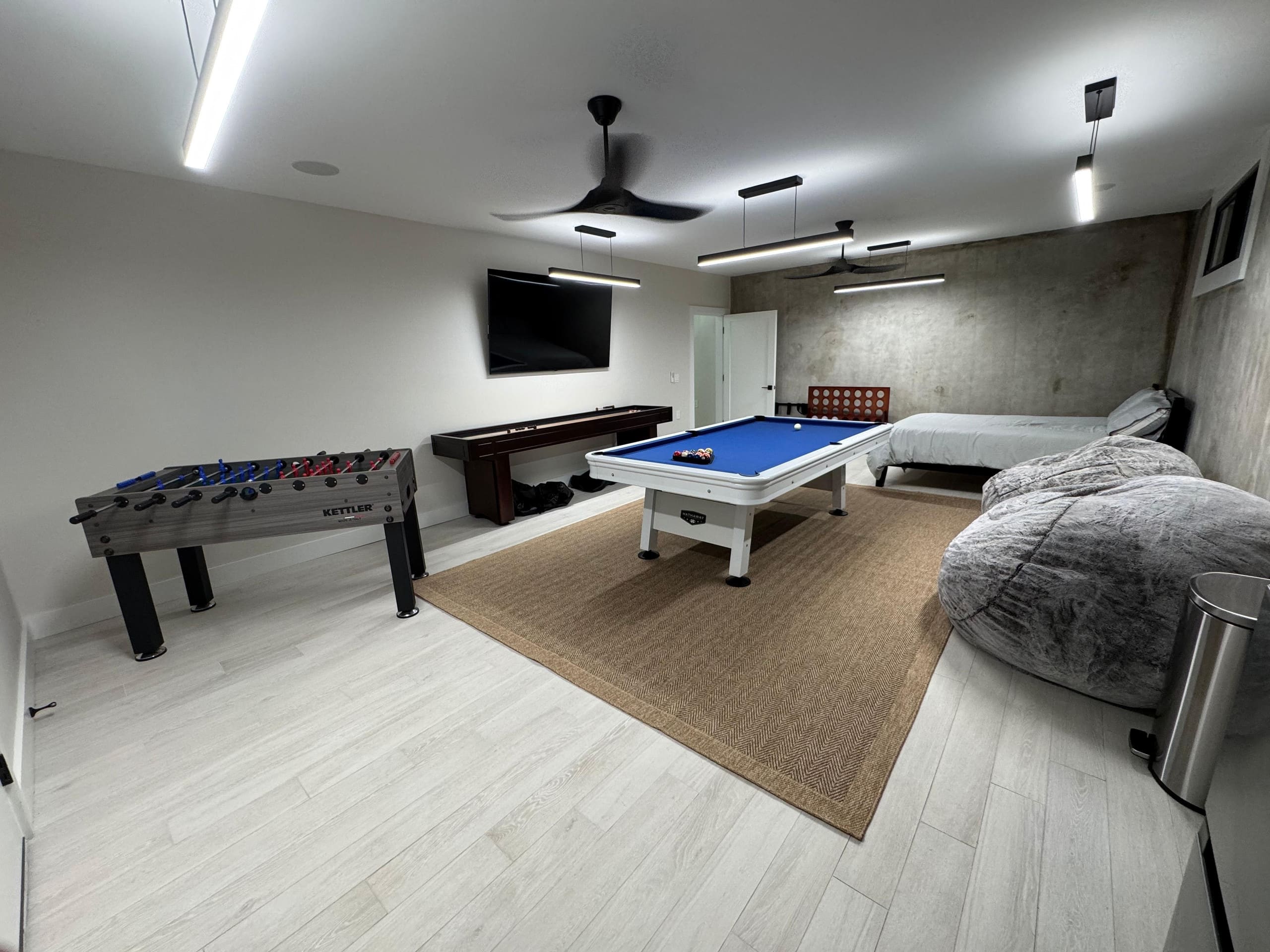 Modern Luxury Meets Tranquility - Photo 28