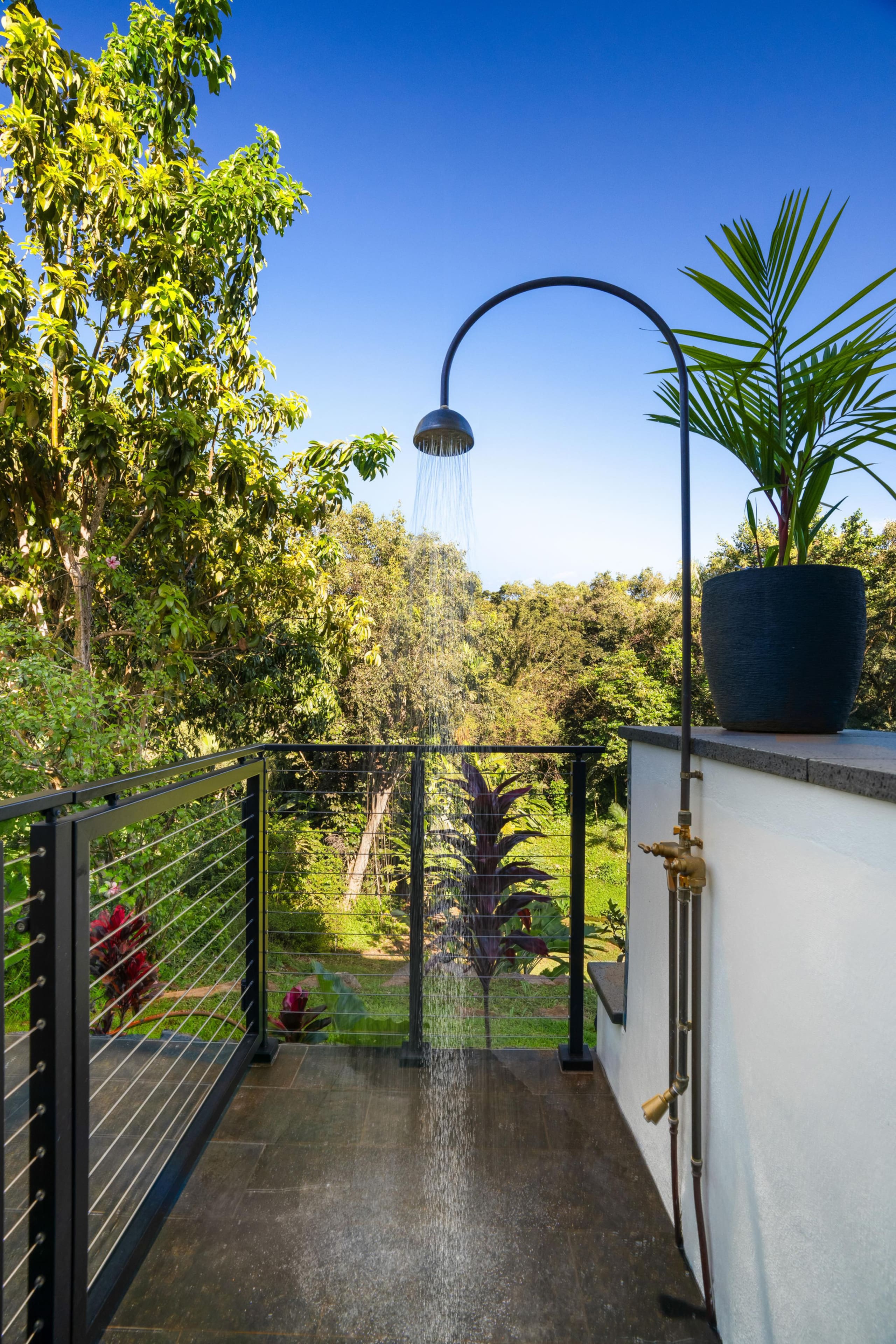 Modern Luxury Meets Tranquility - Photo 34