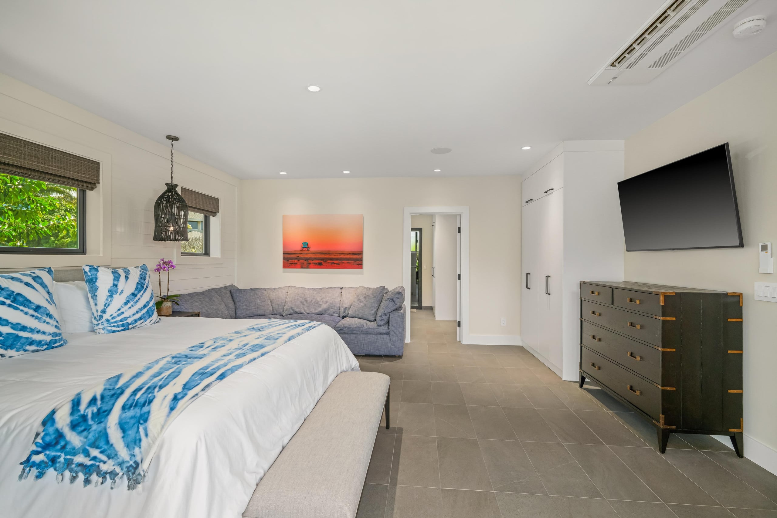 Modern Luxury Meets Tranquility - Photo 7