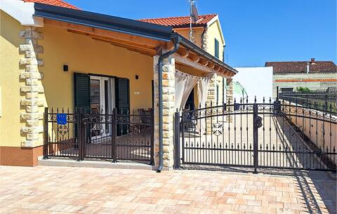 4 bedroom stunning home in Vodice