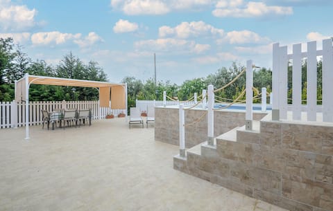 Cozy home in Cecina with WiFi