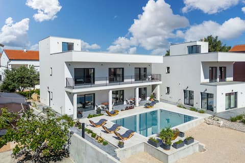 Villa Claudio - by Happy Rentals
