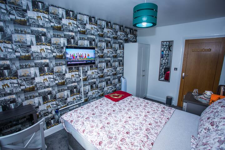 Remarkable 2-Bed Apartment With Sea View gallery image 4