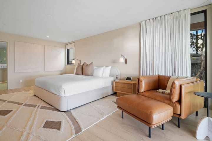 The Surf Lodge by Stay Awhile Villas gallery image 2