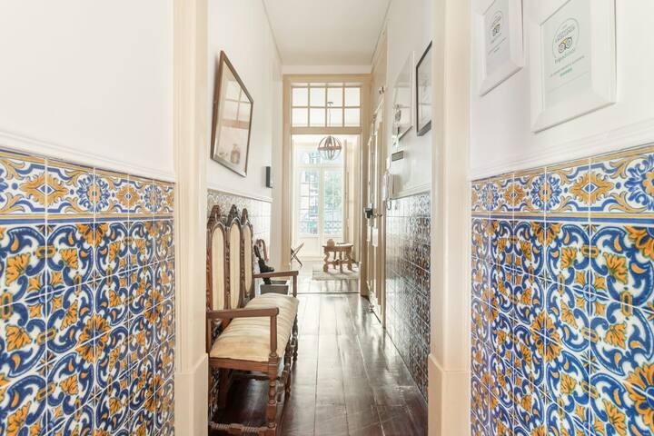 Artistic Alfama 4BR | Cathedral Views, Tram 28 gallery image 2