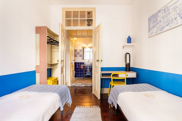 Artistic Alfama 4BR | Cathedral Views, Tram 28 gallery image 3