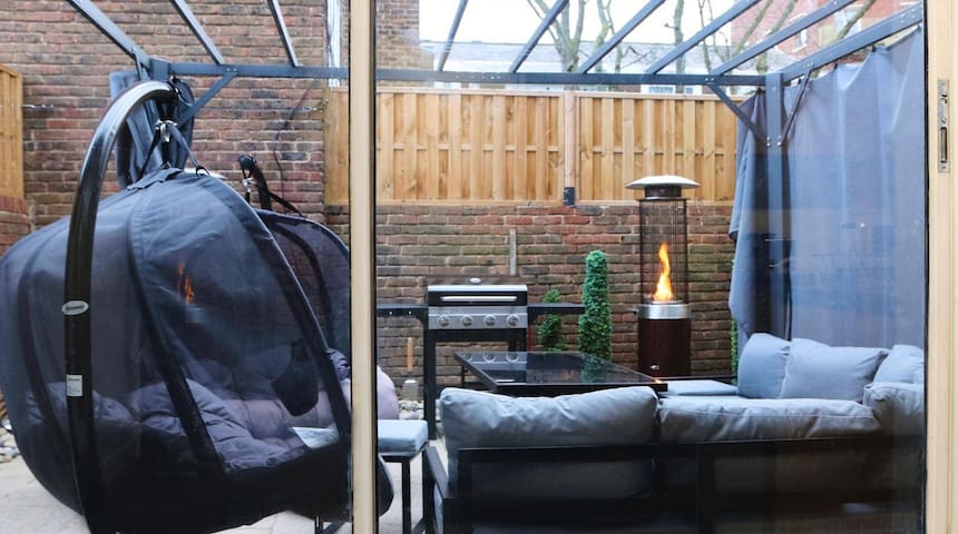 HouseSleep14-FreeP-Garden-Bbq-Patio-PoolTable