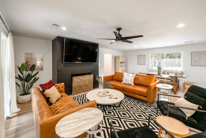 Luxe Ranch Life-Heated Pool+Spa. 10 Min Downtown! gallery image 2