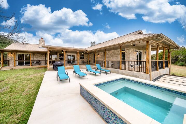 Luxe Ranch Life-Heated Pool+Spa. 10 Min Downtown! gallery image 5
