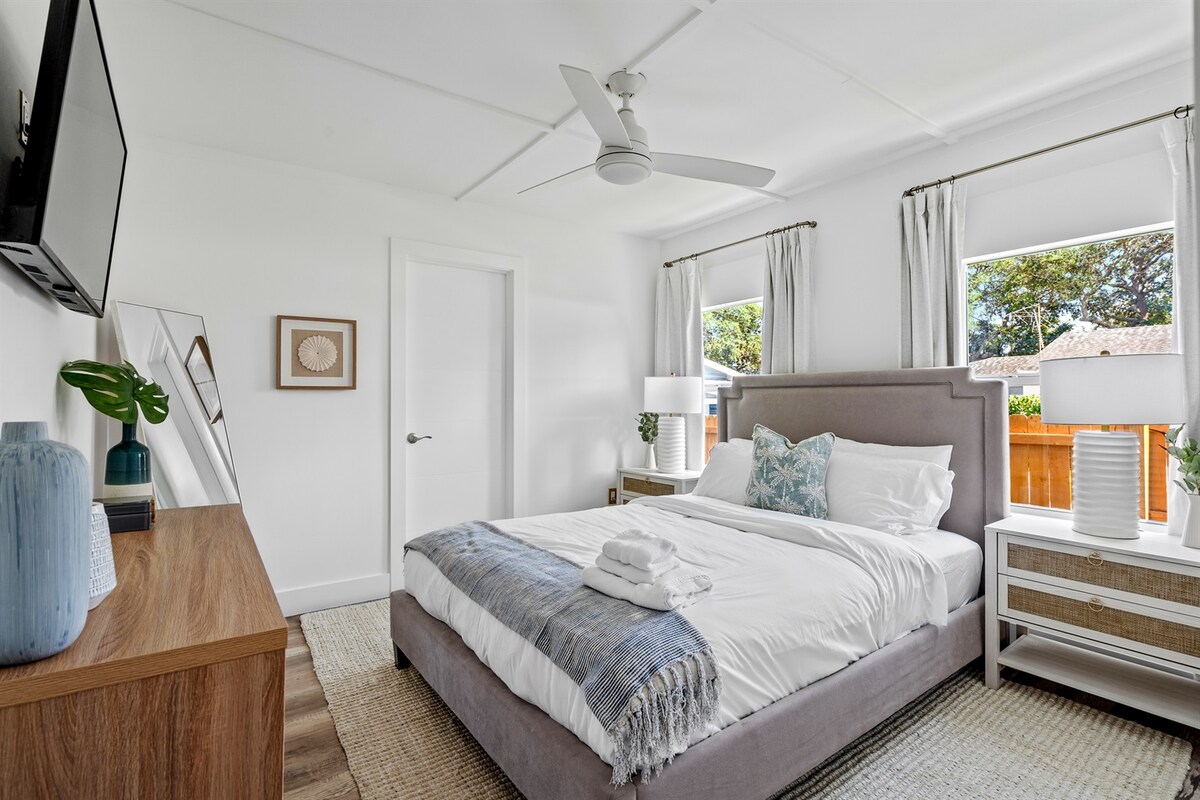 Casa Luna Bedroom 3 with Queen Bed and En Suite