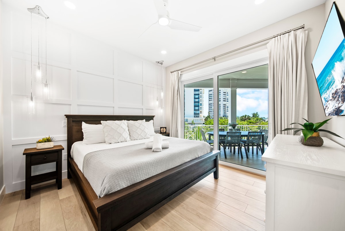 Bdr-2, king bed, HDTV, balcony, ensuite bathroom