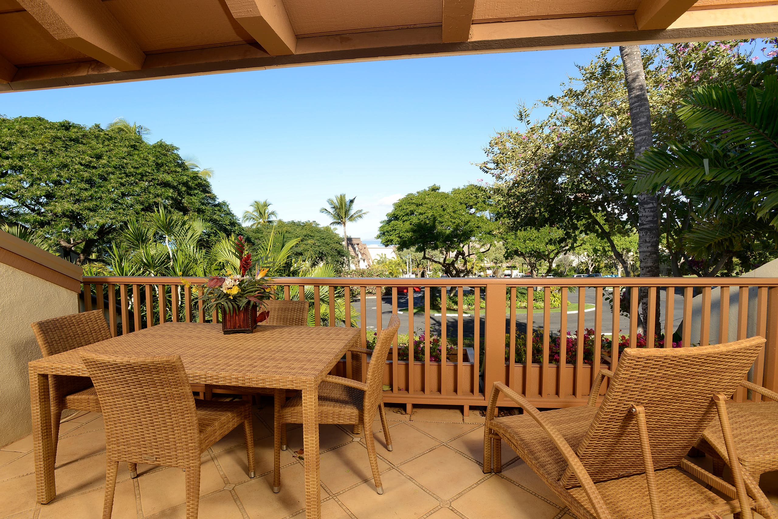 Ocean View, Large Lanai, A/C, Near Beach, MKB210 - Image 20