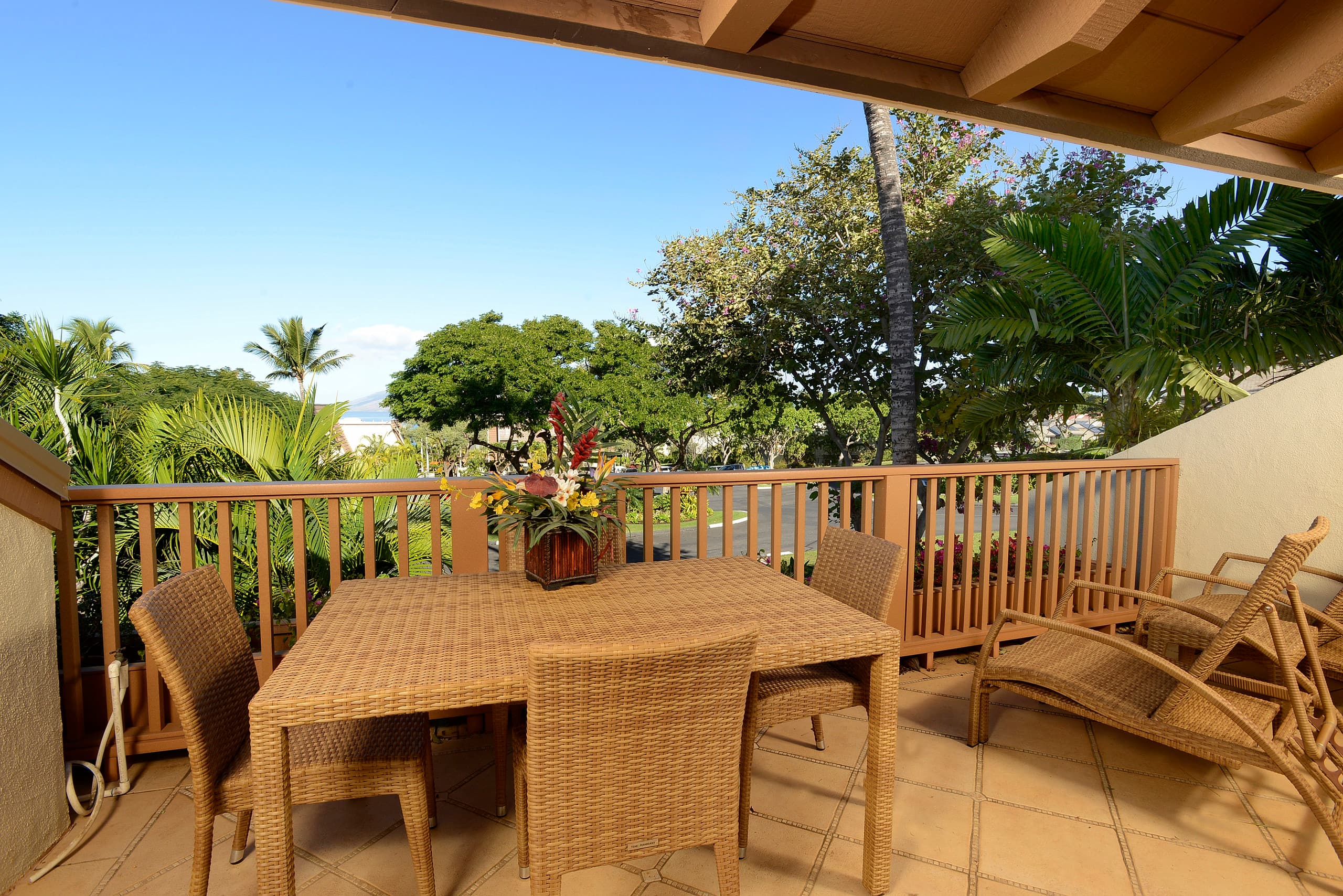 Ocean View, Large Lanai, A/C, Near Beach, MKB210 - Image 21