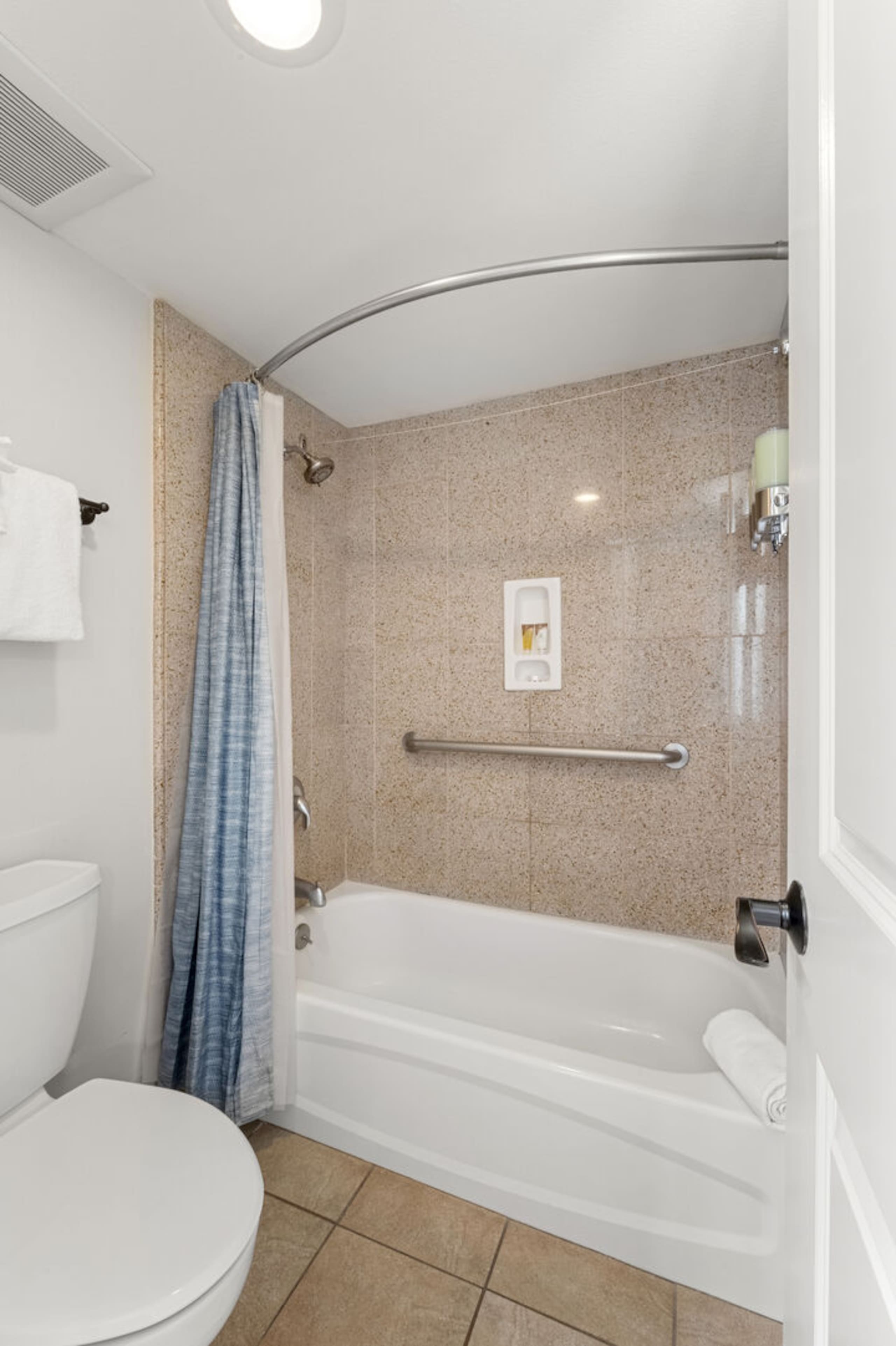 Home in Lahaina · ★5.0 · 2 bedrooms · 3 beds · 2 private baths - Image 24