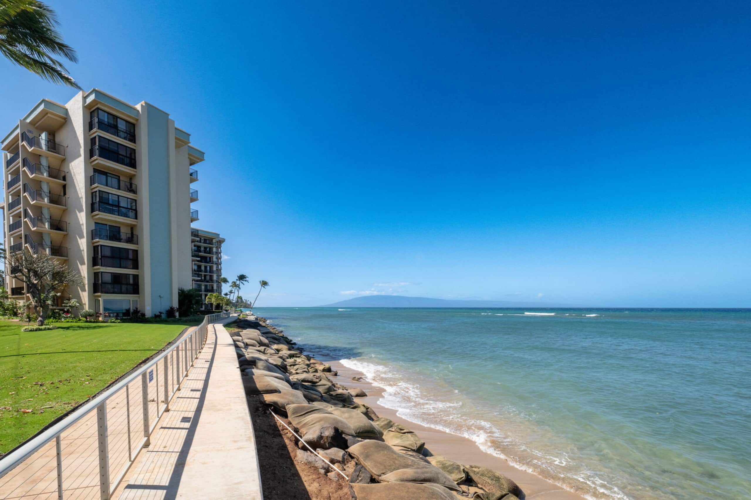 Home in Lahaina · ★5.0 · 2 bedrooms · 3 beds · 2 private baths - Image 33