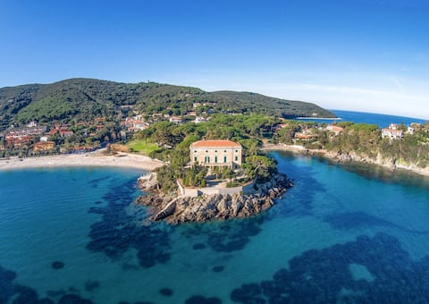 Villa Bensa Cavo by Villaflair