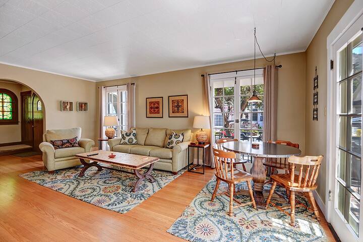 351 Catalina: Sprawling Home, Lots of Outdoor gallery image 5