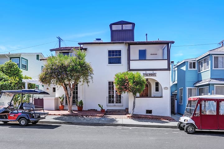 351 Catalina: Sprawling Home, Lots of Outdoor