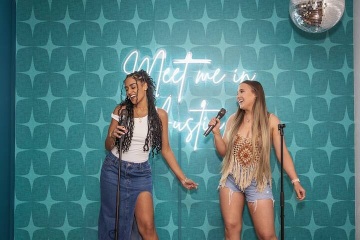 Pool, Hot Tub, Fire Pit, Karaoke, Game Room, Movie gallery image 5