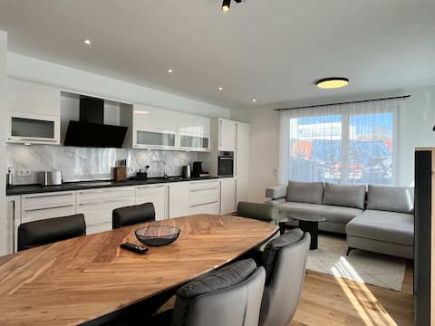 YUVA HOMES 4A-4 Zimmer - 100m2/Terrace/2 Bäder/TG