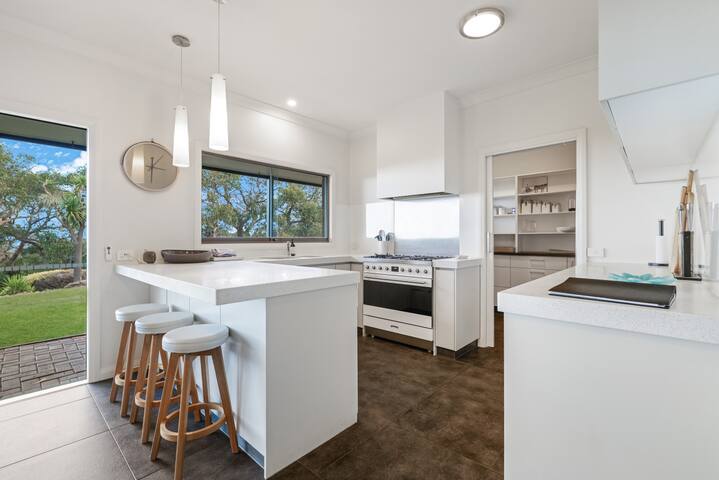 Bimbadeen Luxurious Retreat gallery image 3