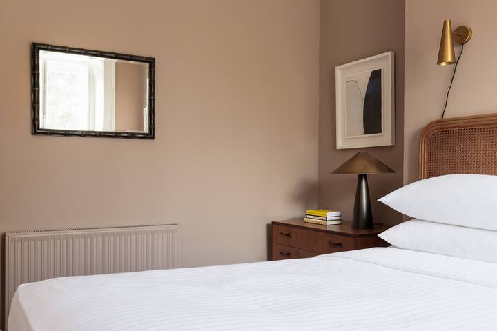 Ladbroke Grove XV by onefinestay gallery image 5