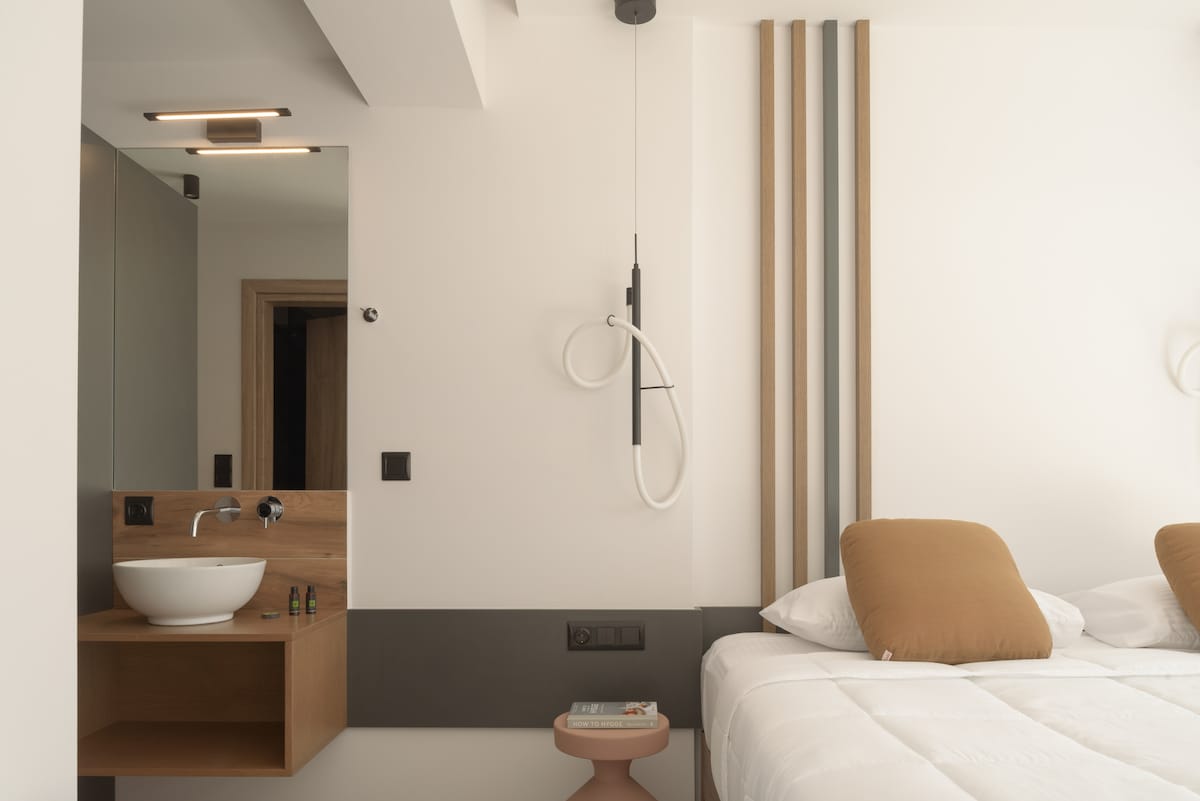 Druga spavaća soba u prizemlju s neusporedivom udobnošću i elegancijom.