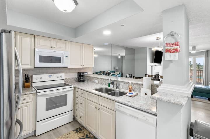 2204 Beach Cottage Condo W/ Balcony & Gulf Views - Indian Shores