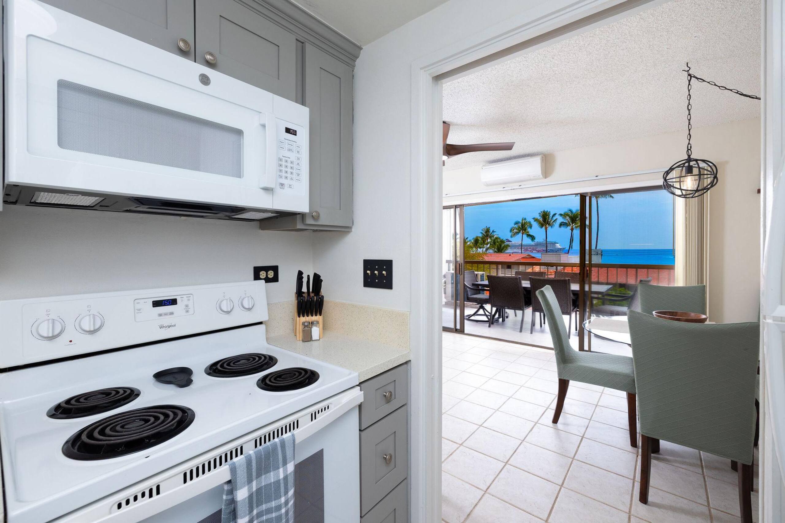 Condo in Kailua-Kona · ★4.5 · 1 bedroom · 2 beds · 1 private bath - Image 10