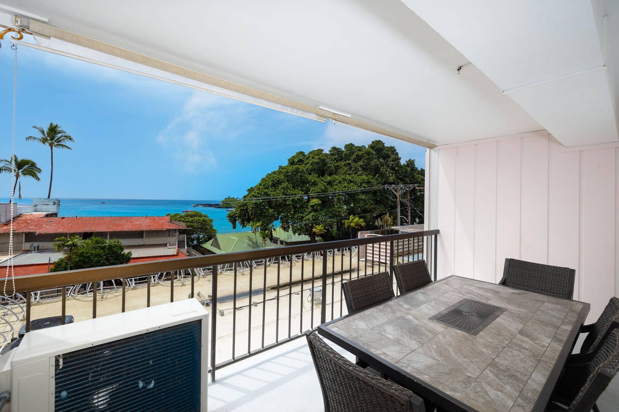 Condo in Kailua-Kona · ★4.5 · 1 bedroom · 2 beds · 1 private bath - Image 18