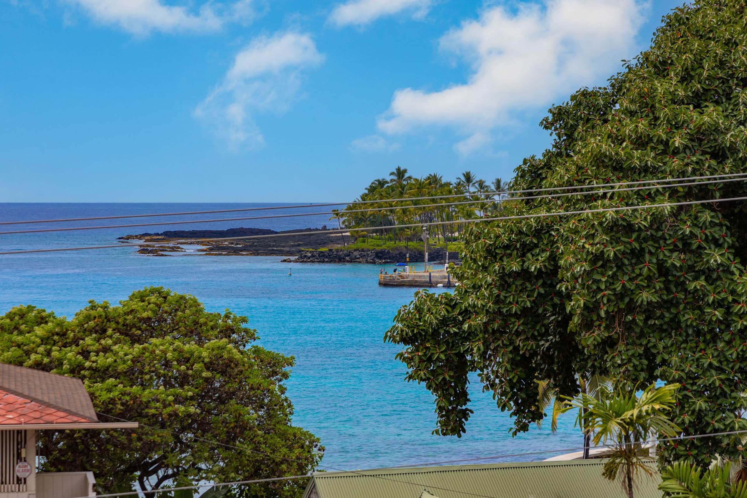 Condo in Kailua-Kona · ★4.5 · 1 bedroom · 2 beds · 1 private bath - Image 2