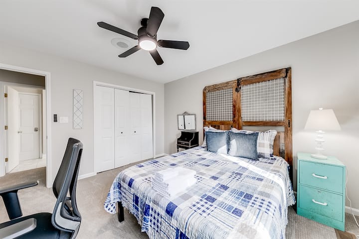 غرفة نوم بمستوى منخفض