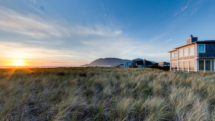 Oceanfront Condo With Private Cabana, Pets Ok - Manzanita, OR