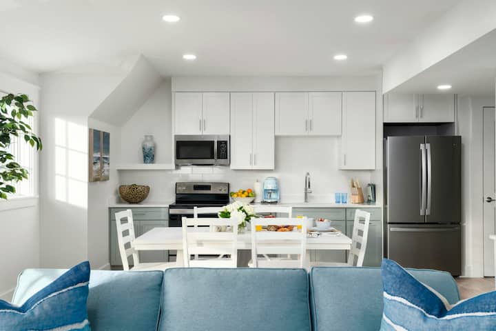 Two Bedrooms And Full Kitchen - 紐波特