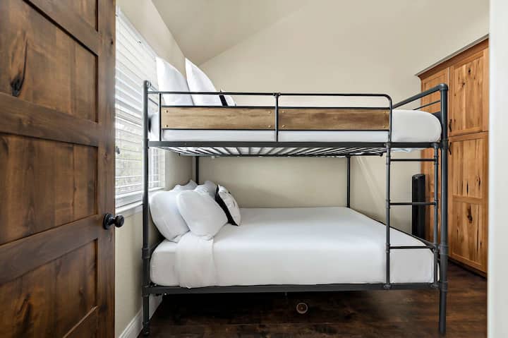 Bedroom 3 - Queen Bunk bed -  Guest House
