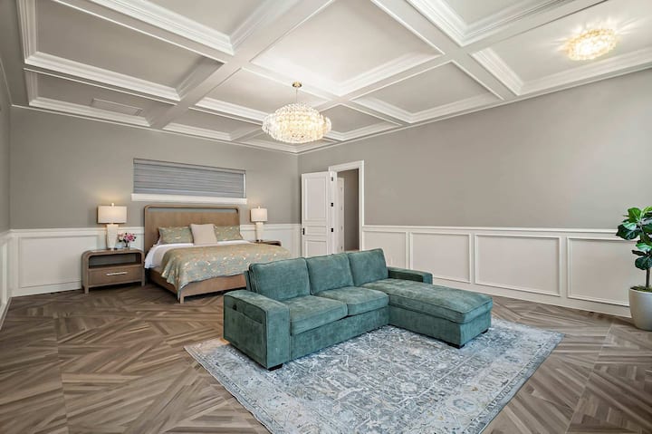 Primary Bedroom 1 - King Bed