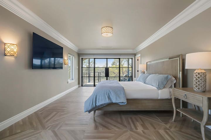 Bedroom 4 - 1 King Bed with Balcony Access on the second floor