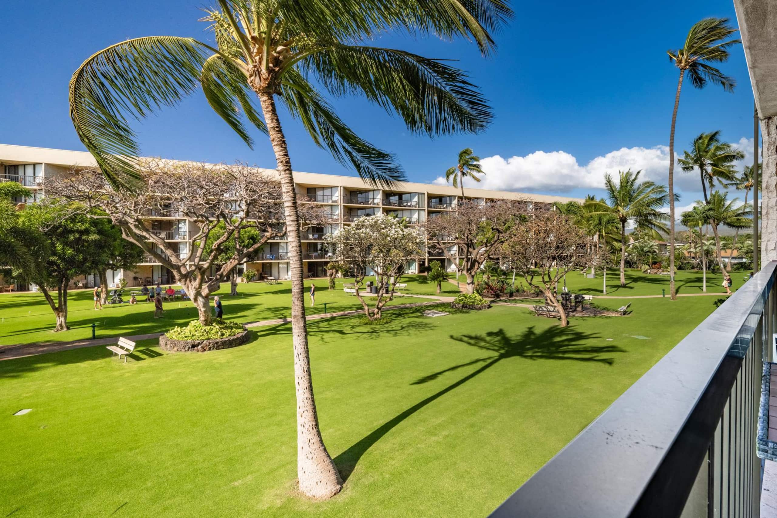 Dream Hawaiian Getaway at Stunning Oceanfront Maui - Photo 38
