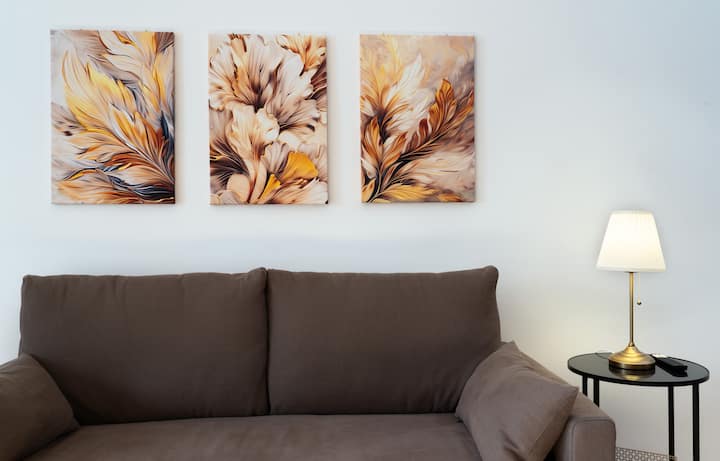 Dnevni boravak sa zatvorenom sofom na razvlačenje