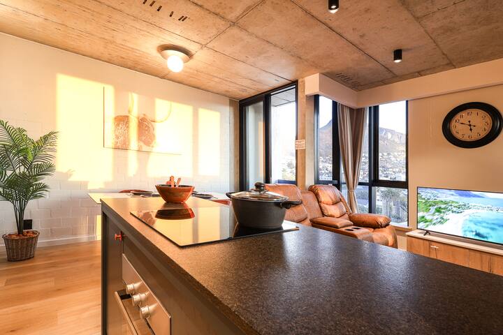 Skyline Serenity – Ocean & Mountain View gallery image 4