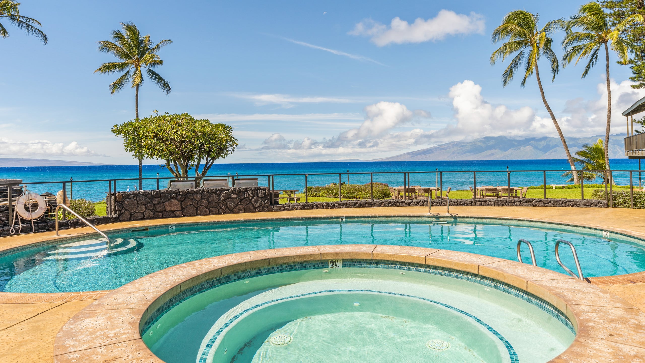 Condo in Lahaina · ★4.74 · 1 bedroom · 2 beds · 1 bath - Image 29