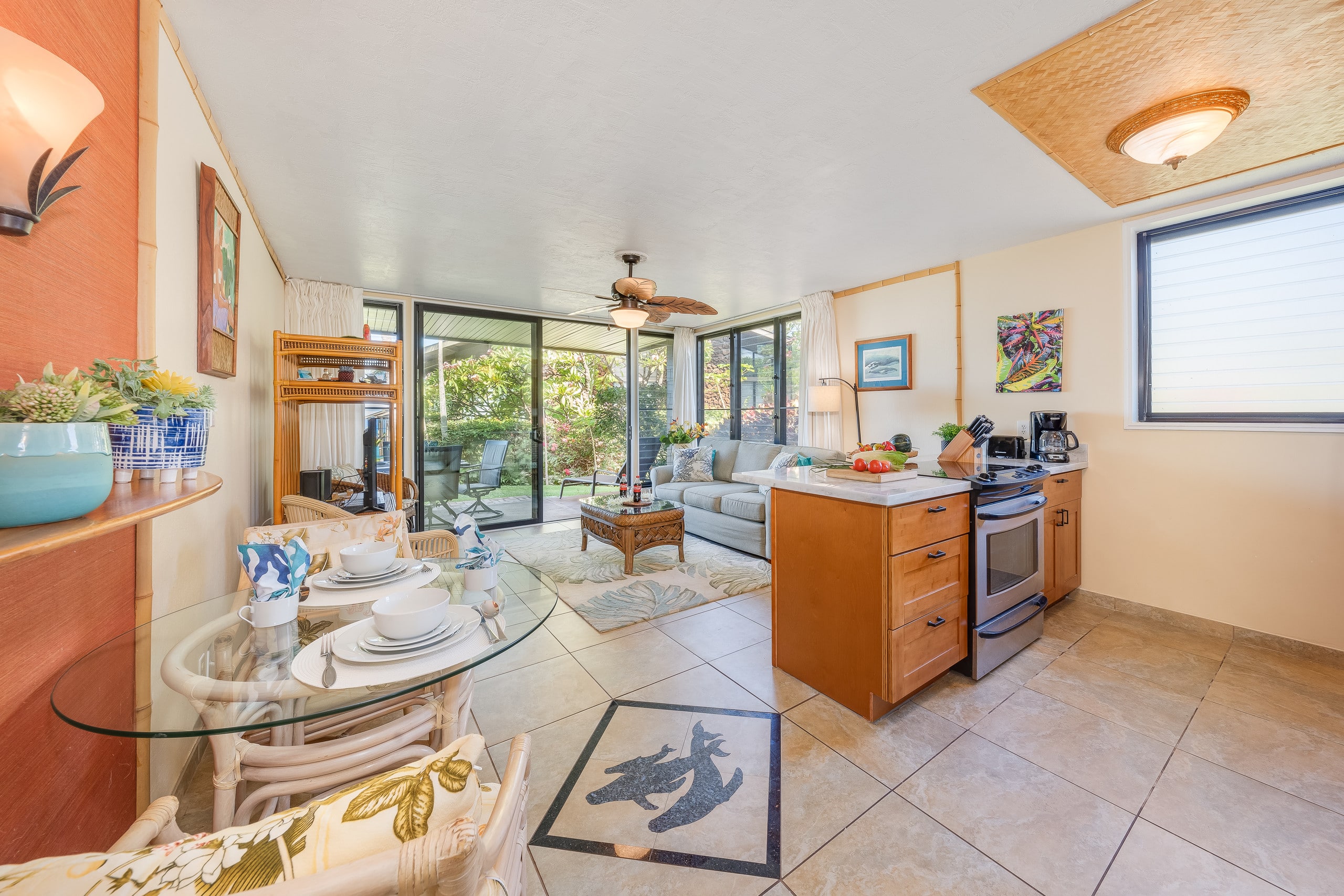 Condo in Lahaina · ★4.74 · 1 bedroom · 2 beds · 1 bath - Image 15
