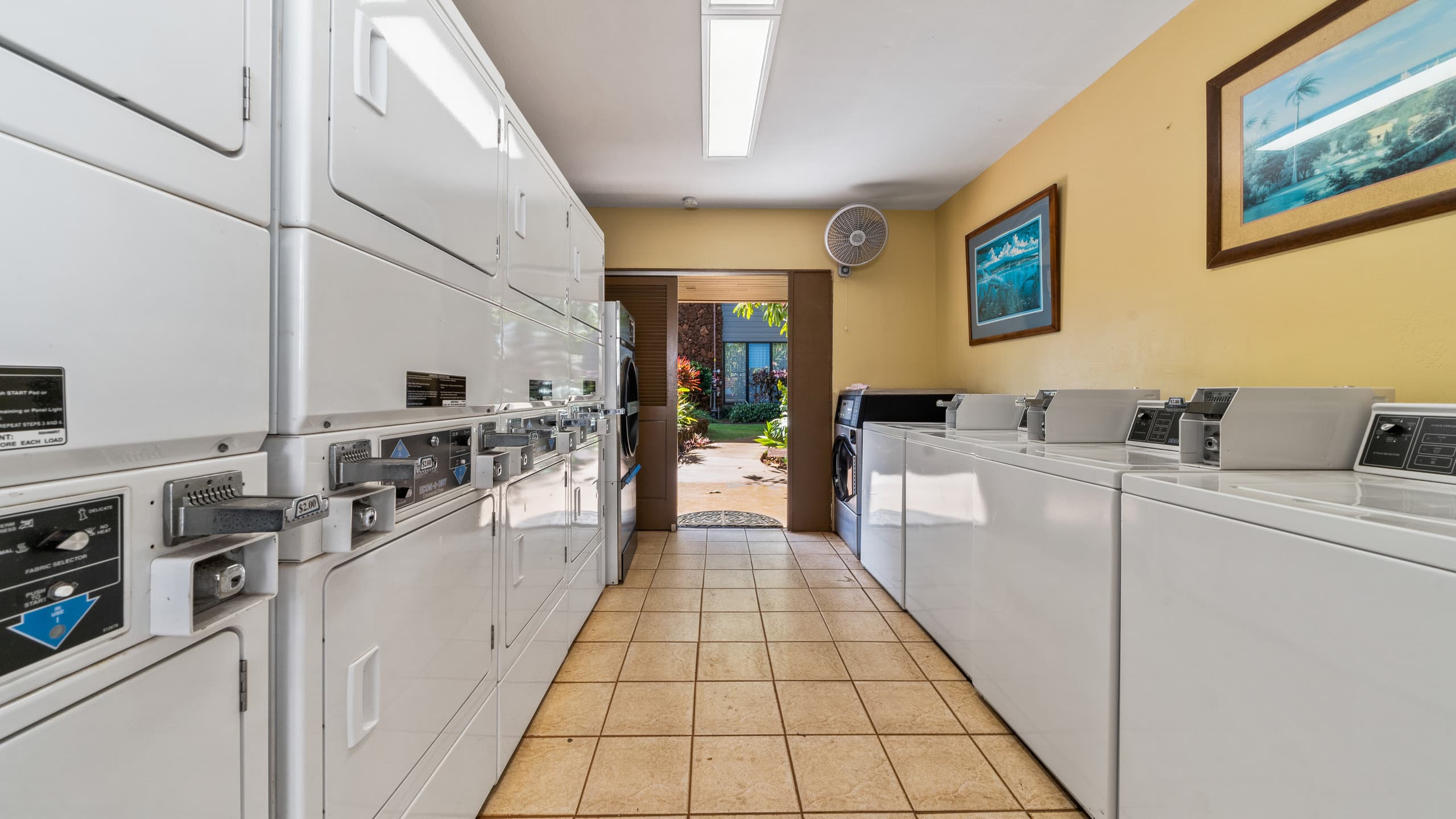 Condo in Lahaina · ★4.74 · 1 bedroom · 2 beds · 1 bath - Image 43