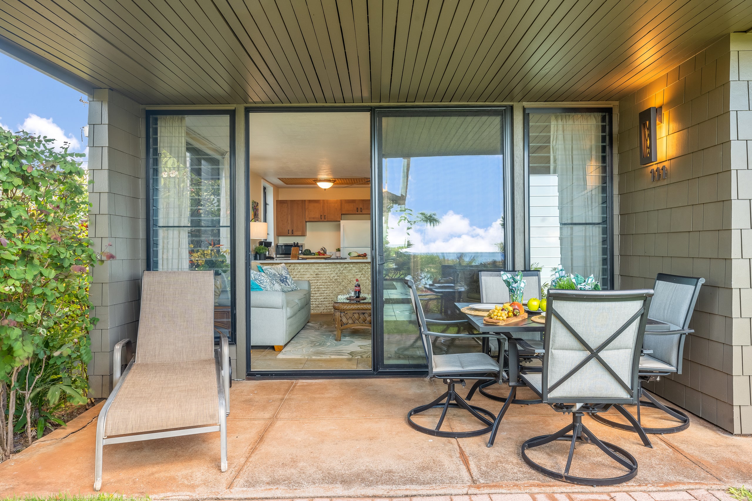 Condo in Lahaina · ★4.74 · 1 bedroom · 2 beds · 1 bath - Image 8