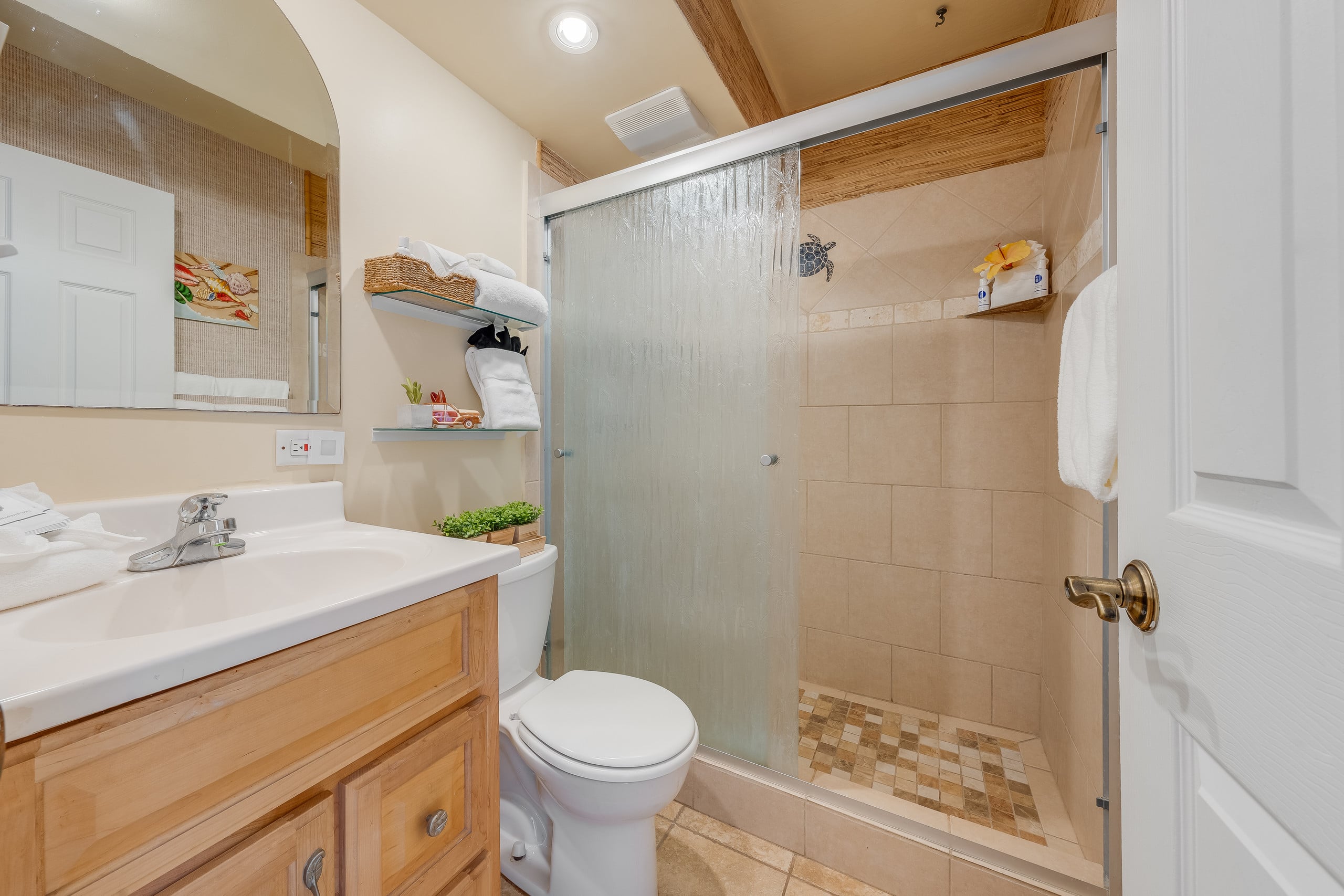 Condo in Lahaina · ★4.74 · 1 bedroom · 2 beds · 1 bath - Image 23